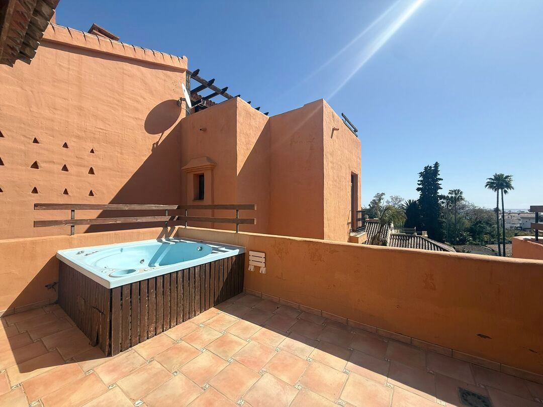 3 Bedroom Apartment for Sale in Estepona