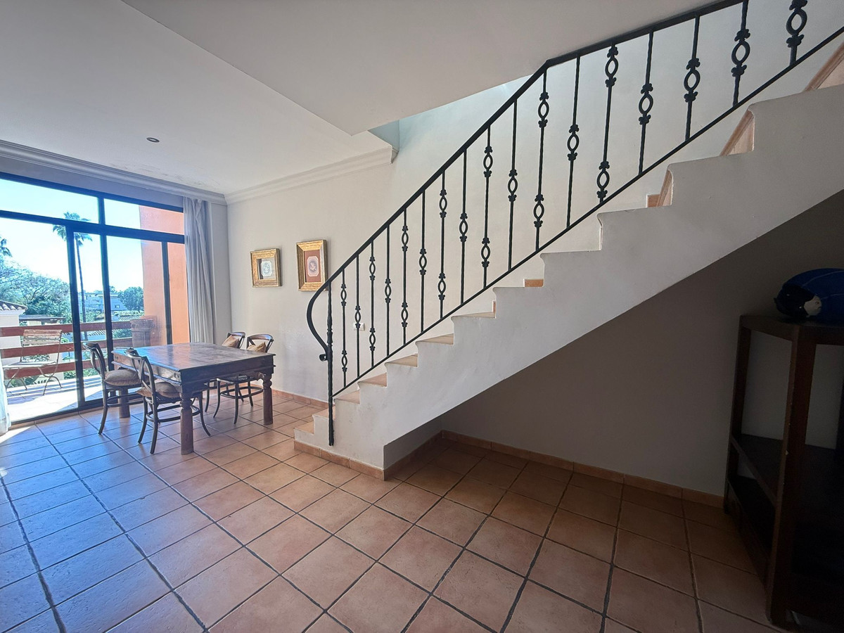 3 Bedroom Apartment for Sale in Estepona — 6