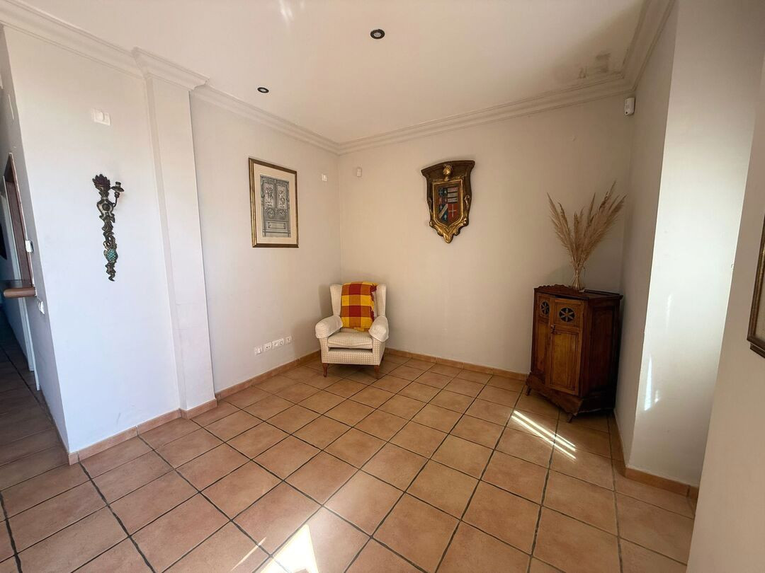 3 Bedroom Apartment for Sale in Estepona — 8