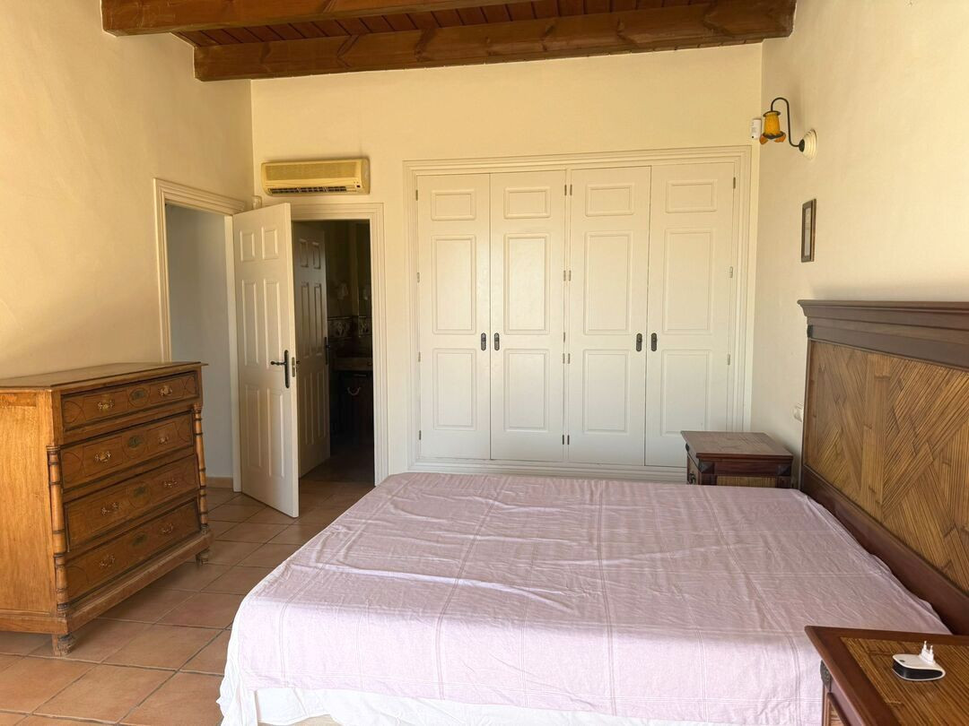 3 Bedroom Apartment for Sale in Estepona — view 10
