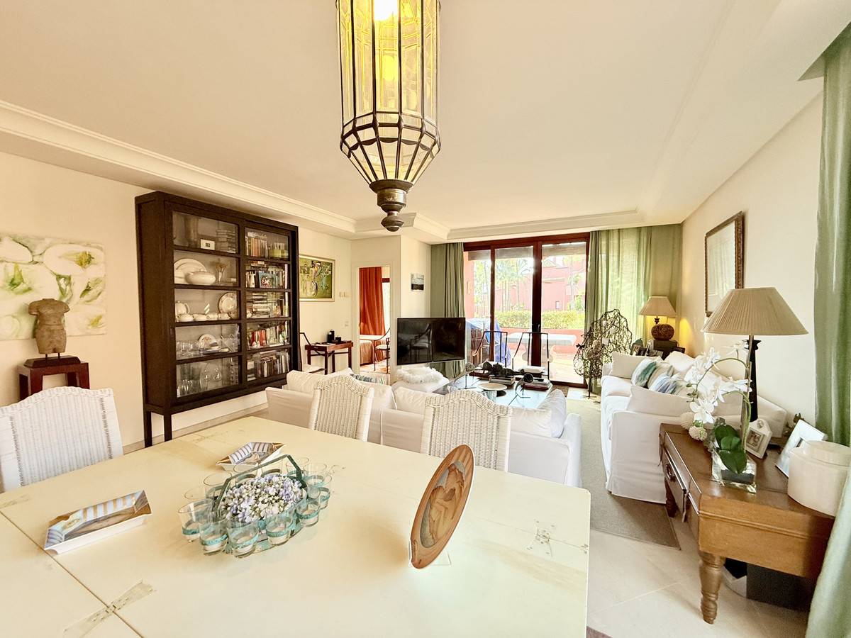 3 Bedroom Apartment for Sale in Estepona — 4