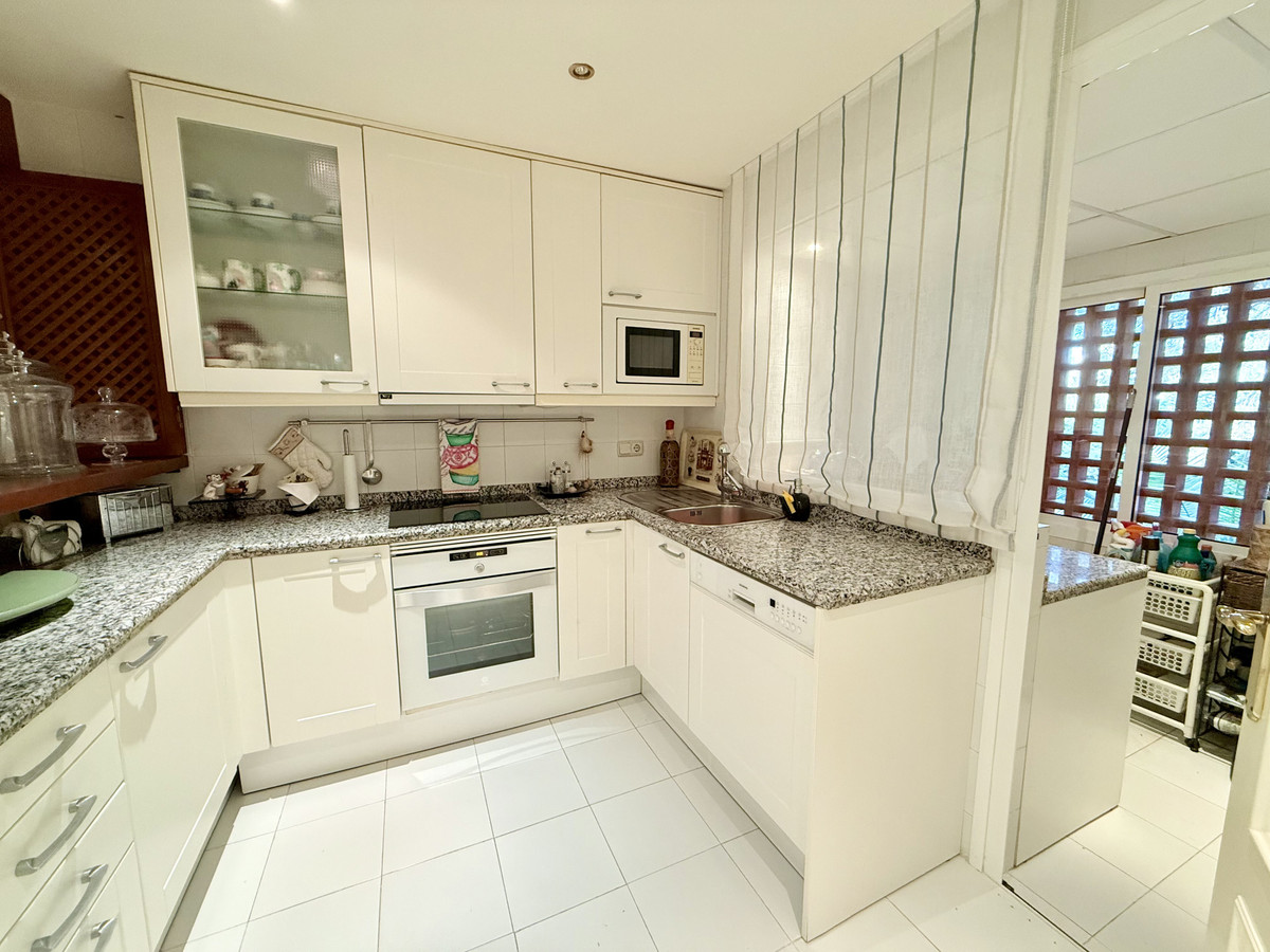 3 Bedroom Apartment for Sale in Estepona — 5
