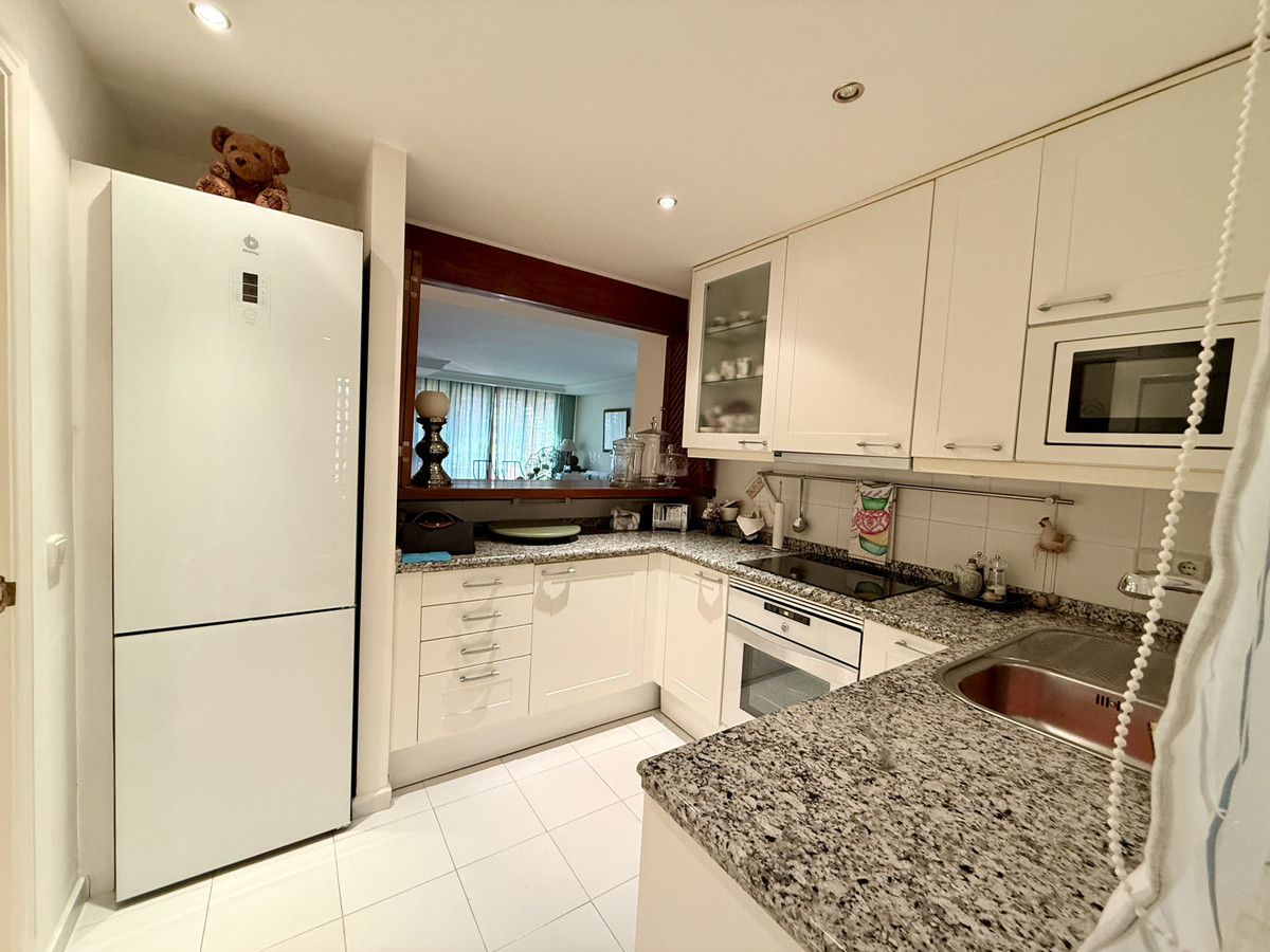 3 Bedroom Apartment for Sale in Estepona — 6