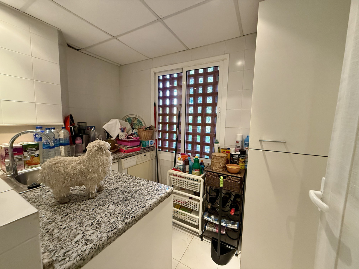 3 Bedroom Apartment for Sale in Estepona — 7