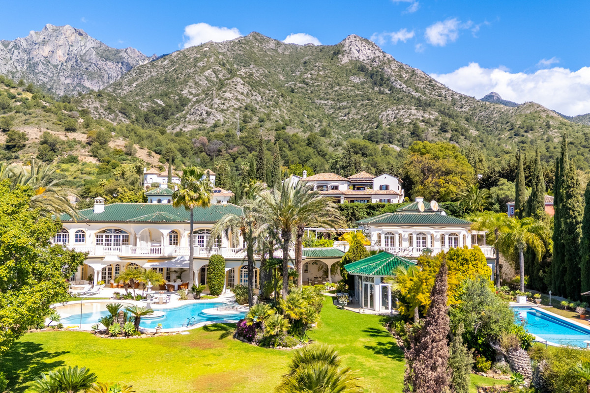14 Bedroom Villa for Sale in The Golden Mile