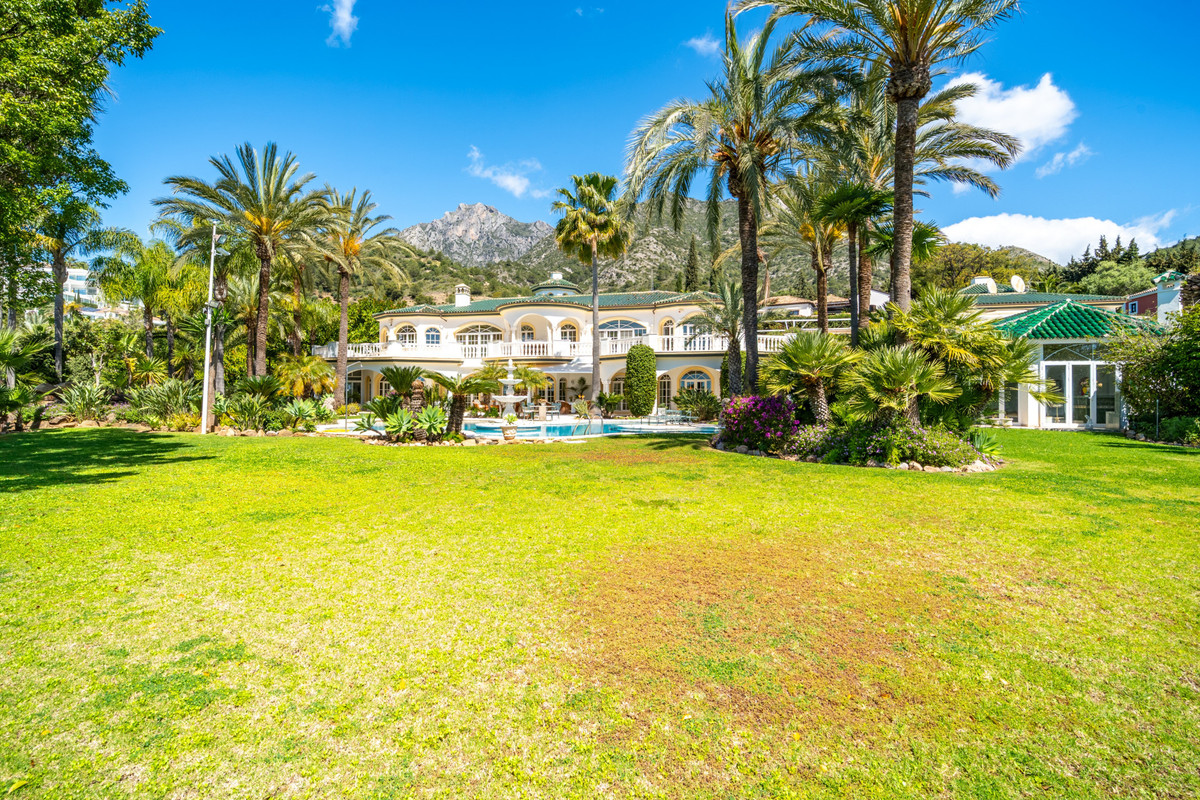 14 Bedroom Villa for Sale in The Golden Mile — 6