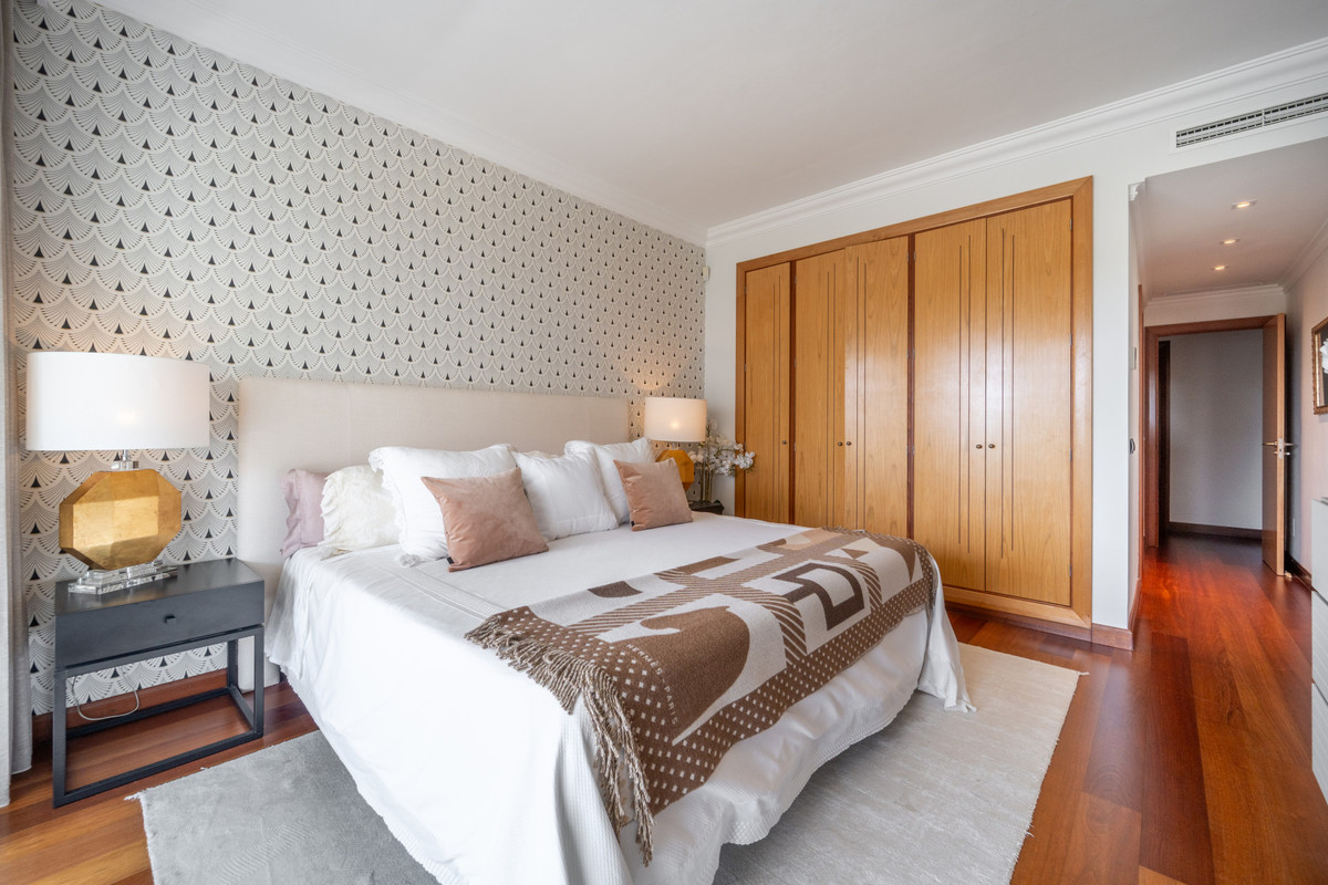 3 Bedroom Apartment for Sale in Puerto Banús — 7