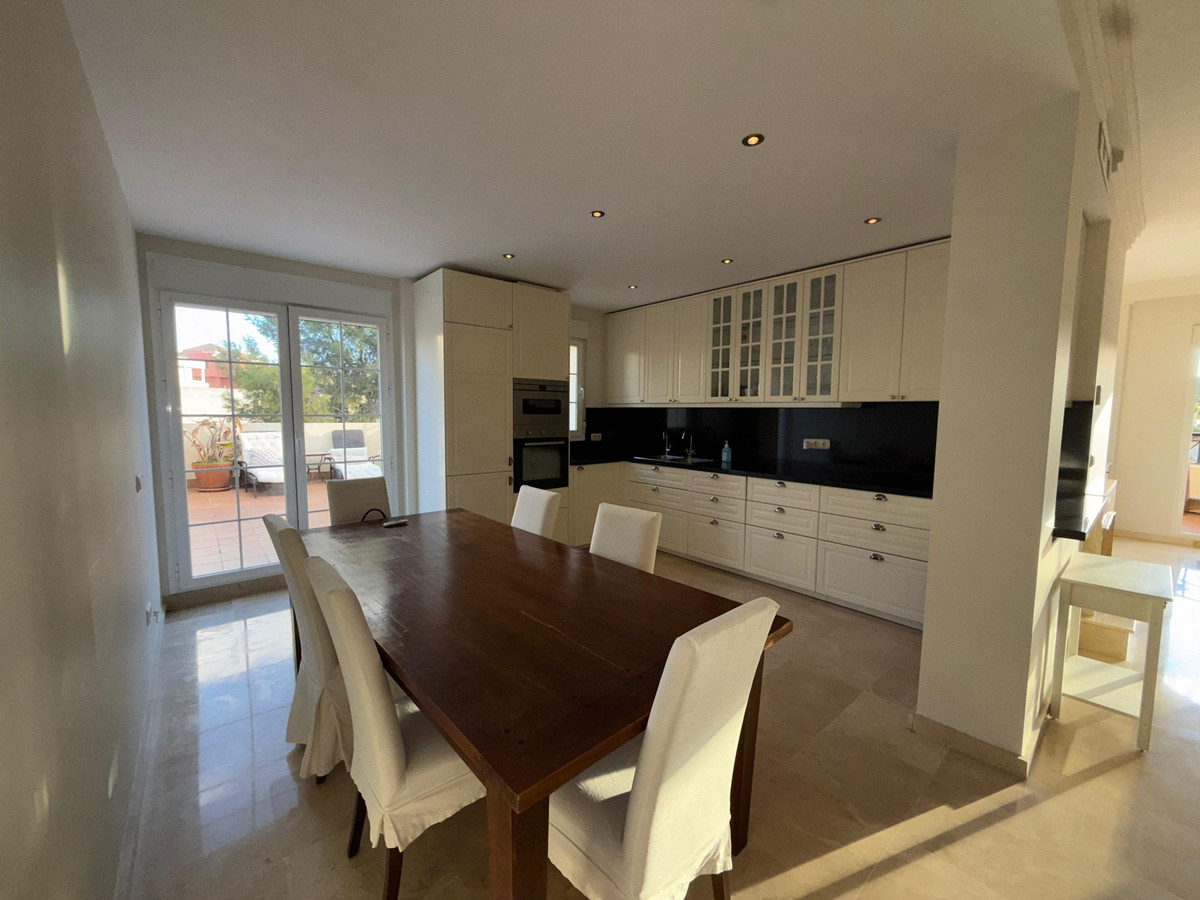 4 Bedroom Apartment for Sale in Nueva Andalucía — 7