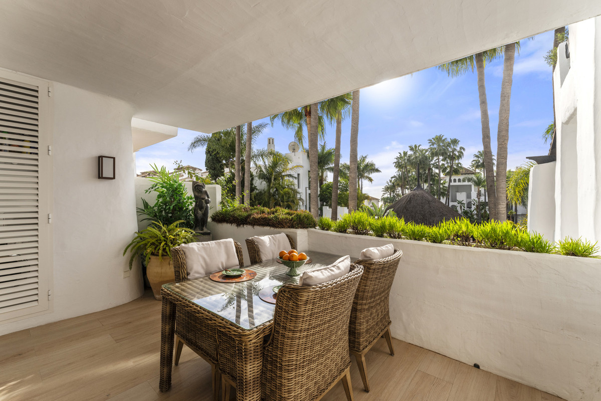 3 Bedroom Apartment for Sale in The Golden Mile — 2