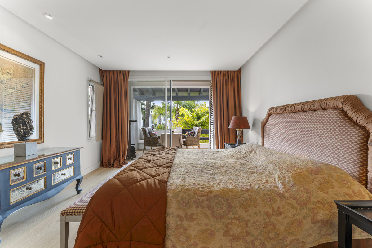 3 Bedroom Apartment for Sale in The Golden Mile — 5
