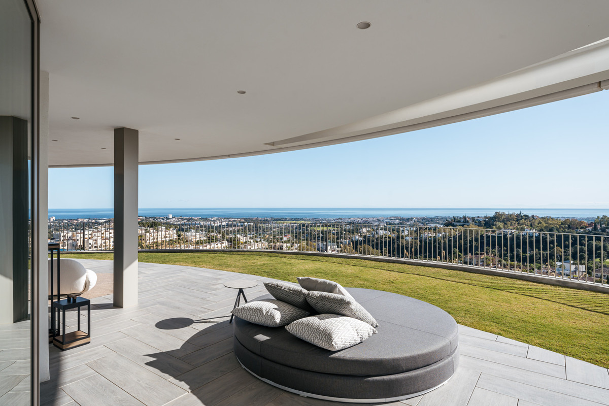 3 Bedroom Apartment for Sale in Benahavís — 6