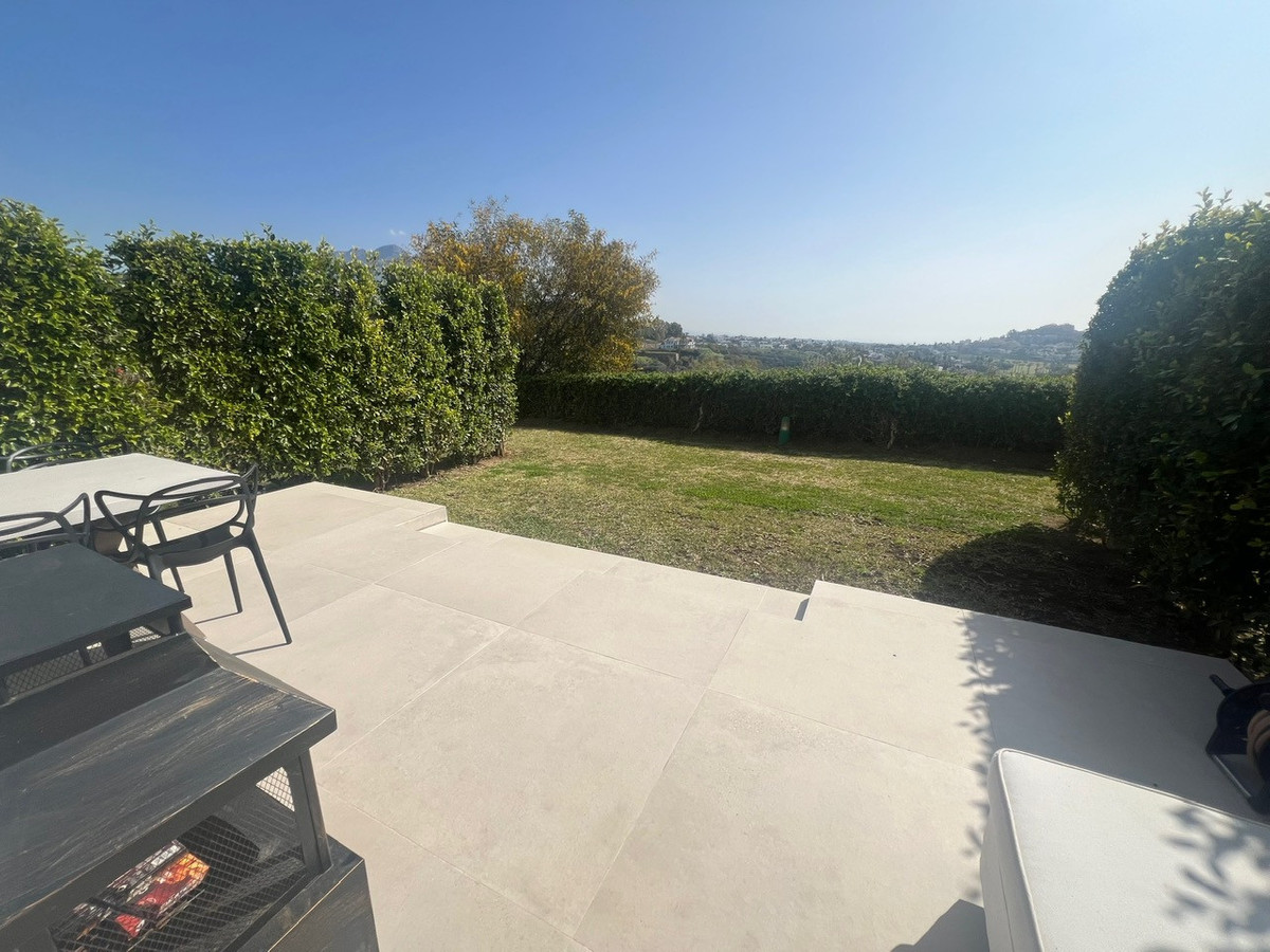 4 Bedroom Villa for Sale in Benahavís — view 10