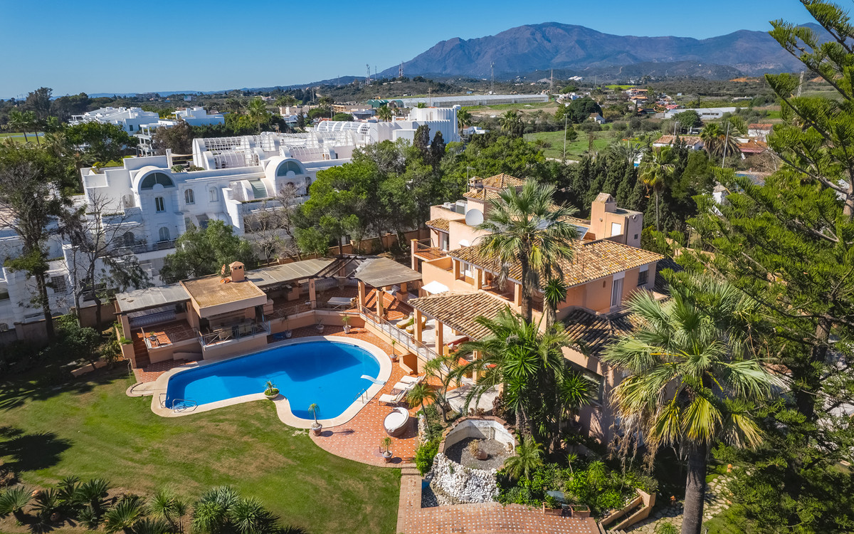 8 Bedroom Villa for Sale in New Golden Mile — 3