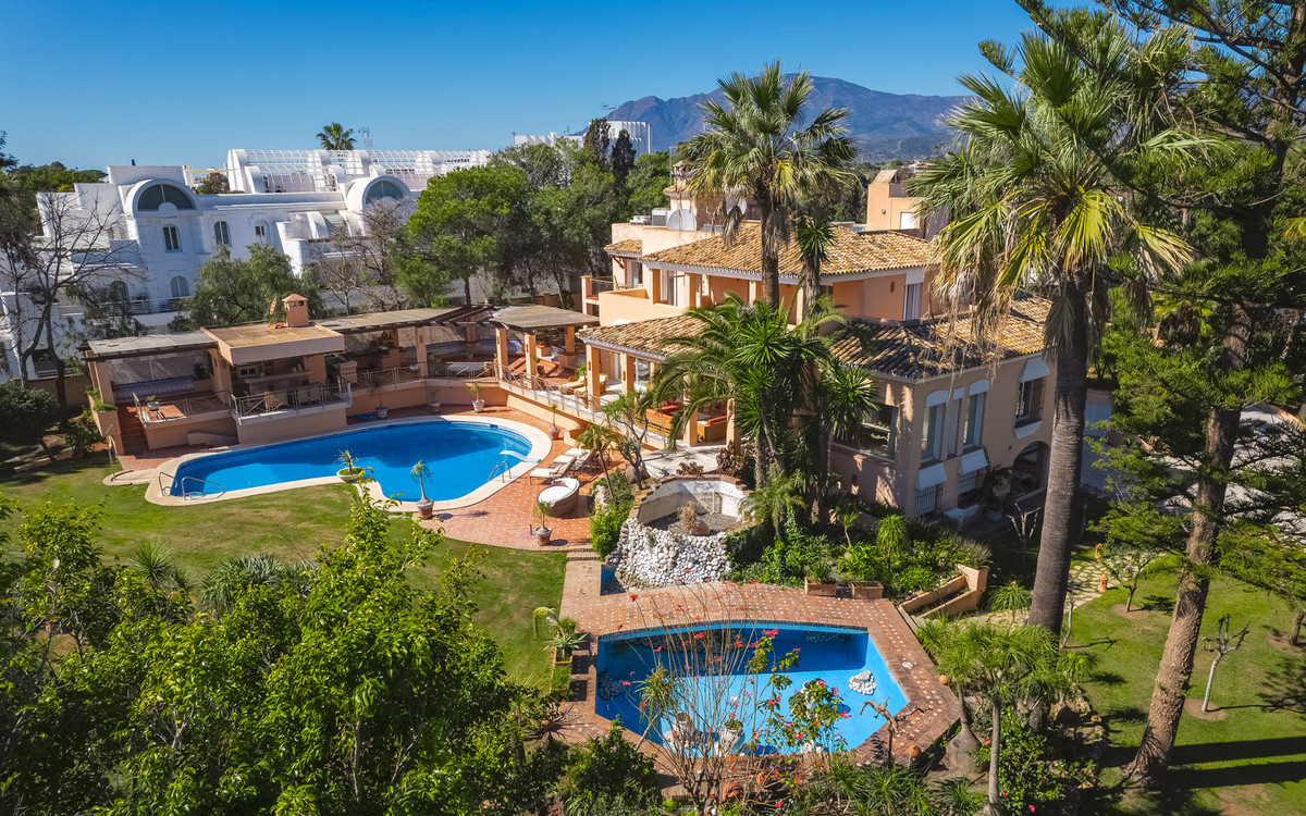 8 Bedroom Villa for Sale in New Golden Mile — 4