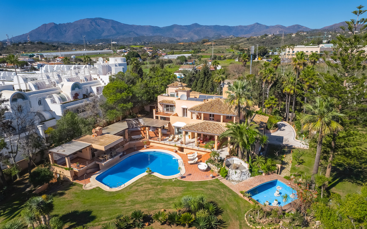 8 Bedroom Villa for Sale in New Golden Mile — 5