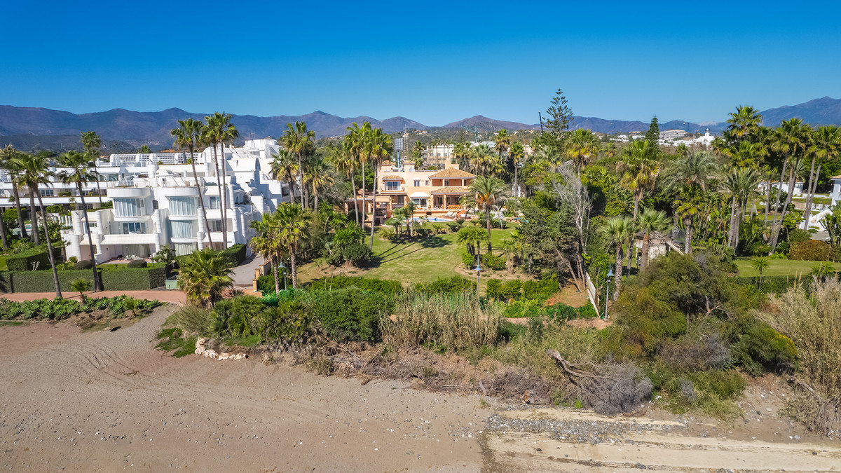 8 Bedroom Villa for Sale in New Golden Mile — 6