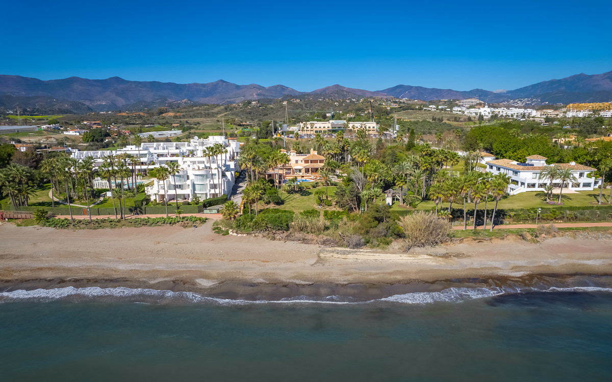 8 Bedroom Villa for Sale in New Golden Mile — 7