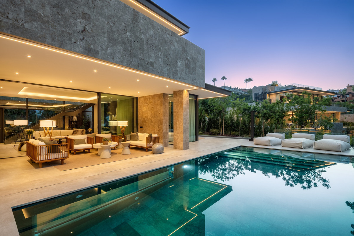 5 Bedroom Villa for Sale in Nueva Andalucía — 3