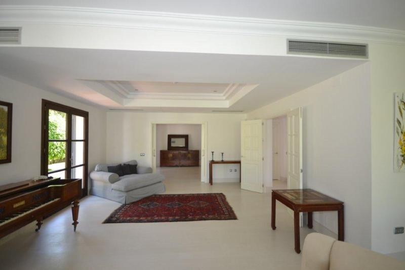 6 Bedroom Villa for Sale in Guadalmina Baja — 8