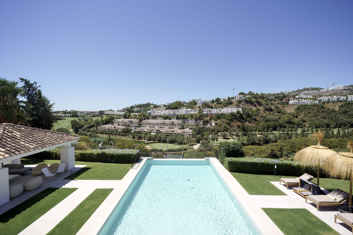 7 Bedroom Villa for Sale in Benahavís — 2