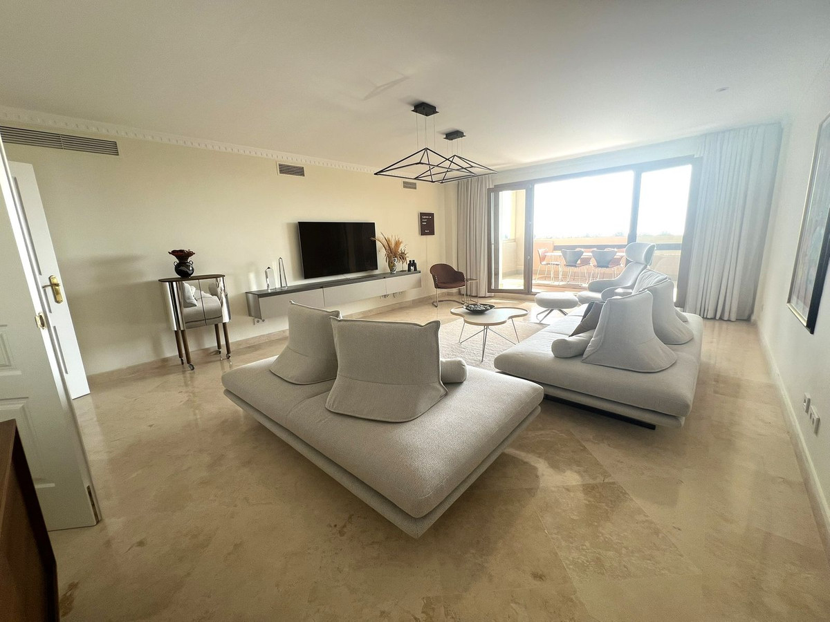 3 Bedroom Apartment for Sale in El Paraiso — 4