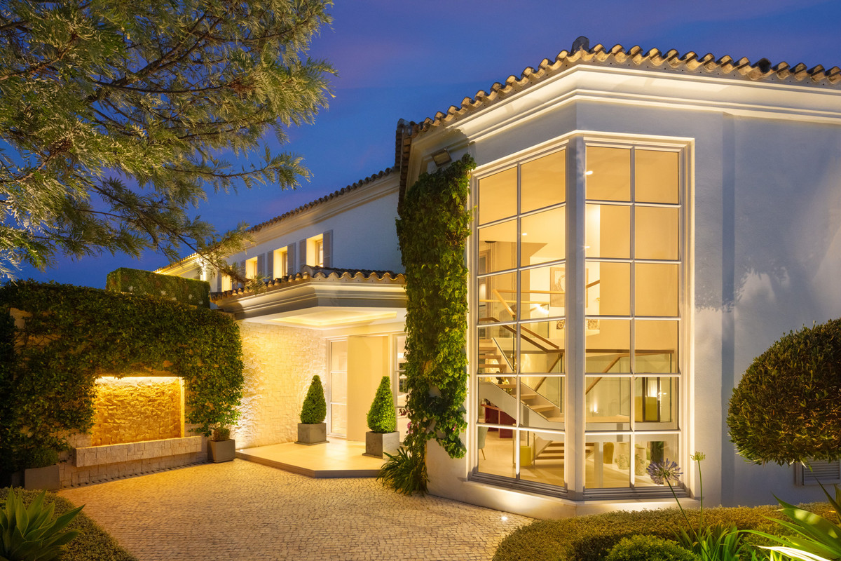 6 Bedroom Villa for Sale in Aloha — 3