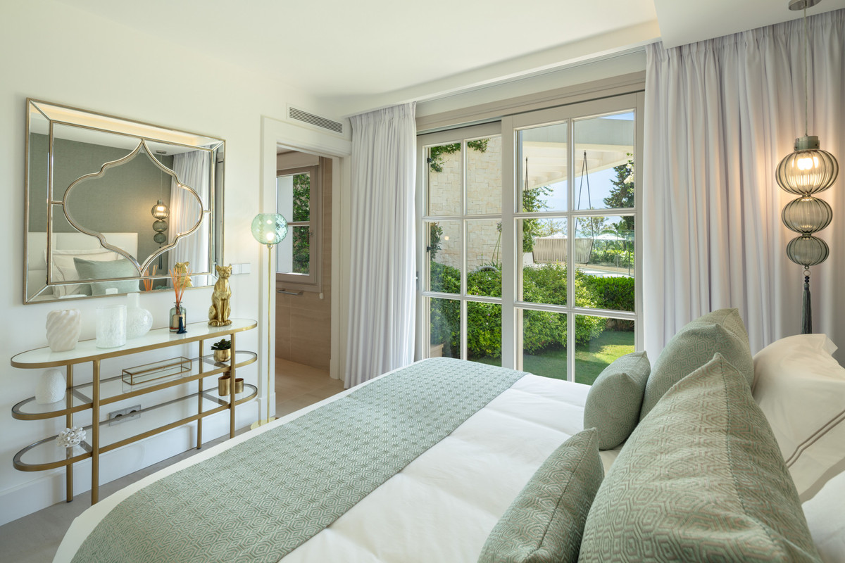 6 Bedroom Villa for Sale in Aloha — view 10