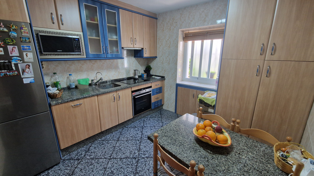 4 Bedroom Villa for Sale in Estepona — 5