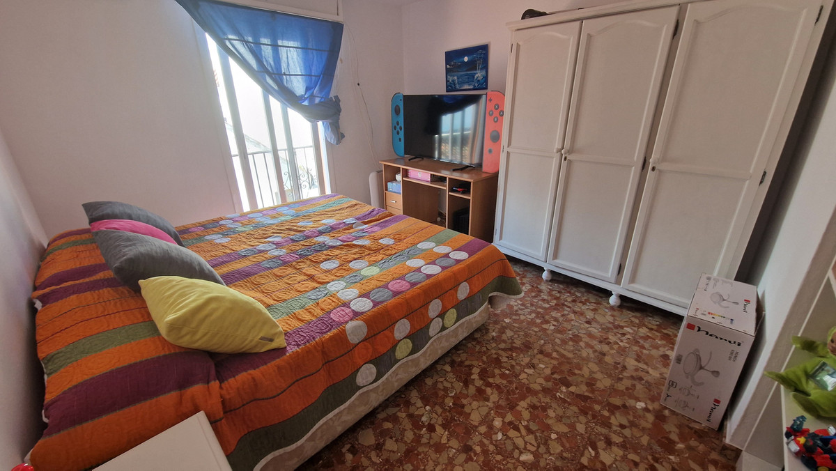4 Bedroom Villa for Sale in Estepona — view 10