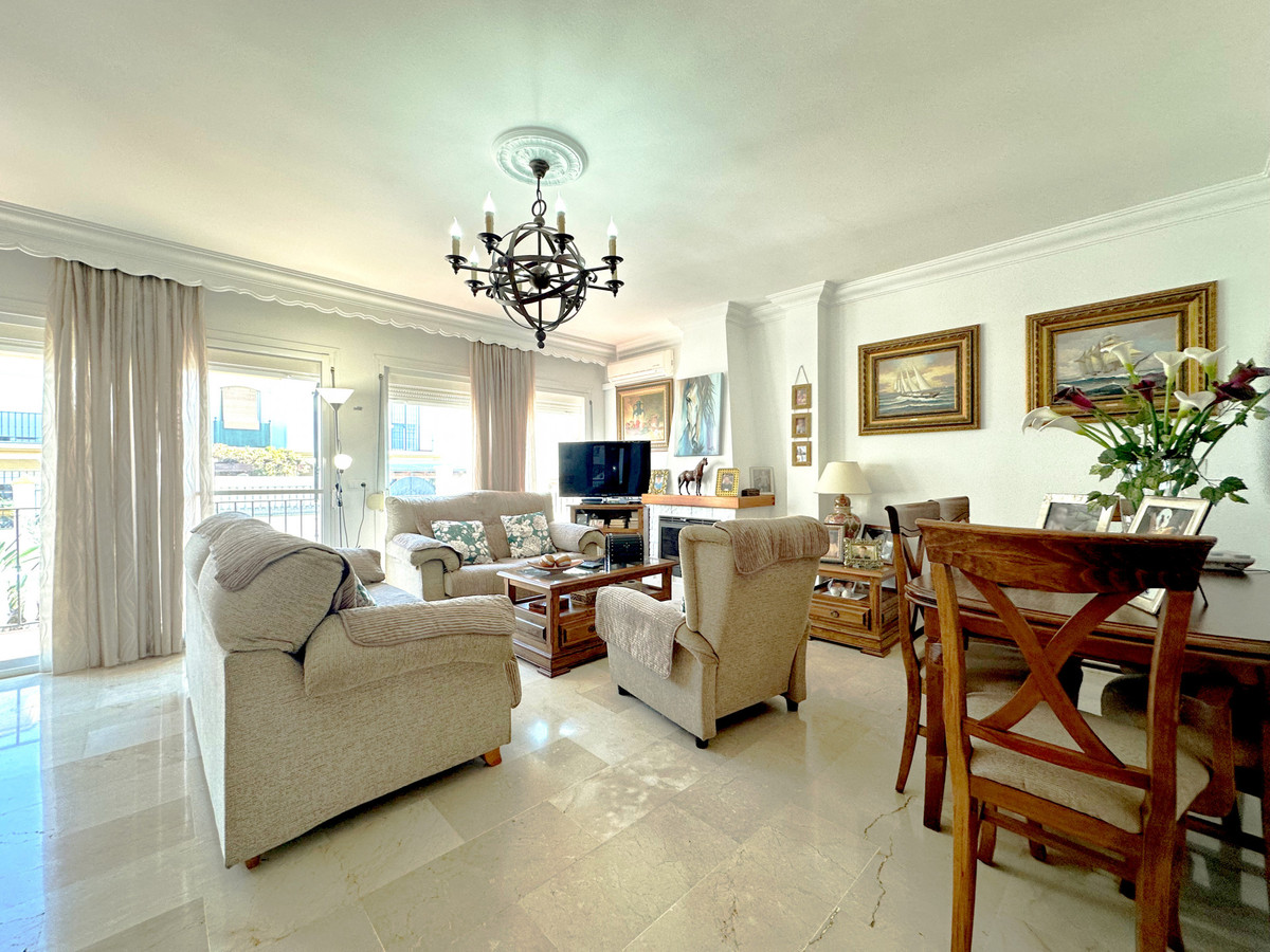 3 Bedroom Villa for Sale in Estepona — 2