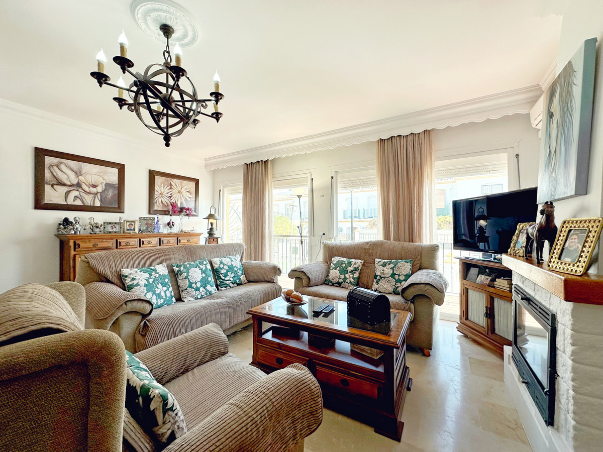 3 Bedroom Villa for Sale in Estepona — 3