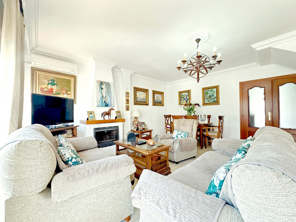 3 Bedroom Villa for Sale in Estepona — 5
