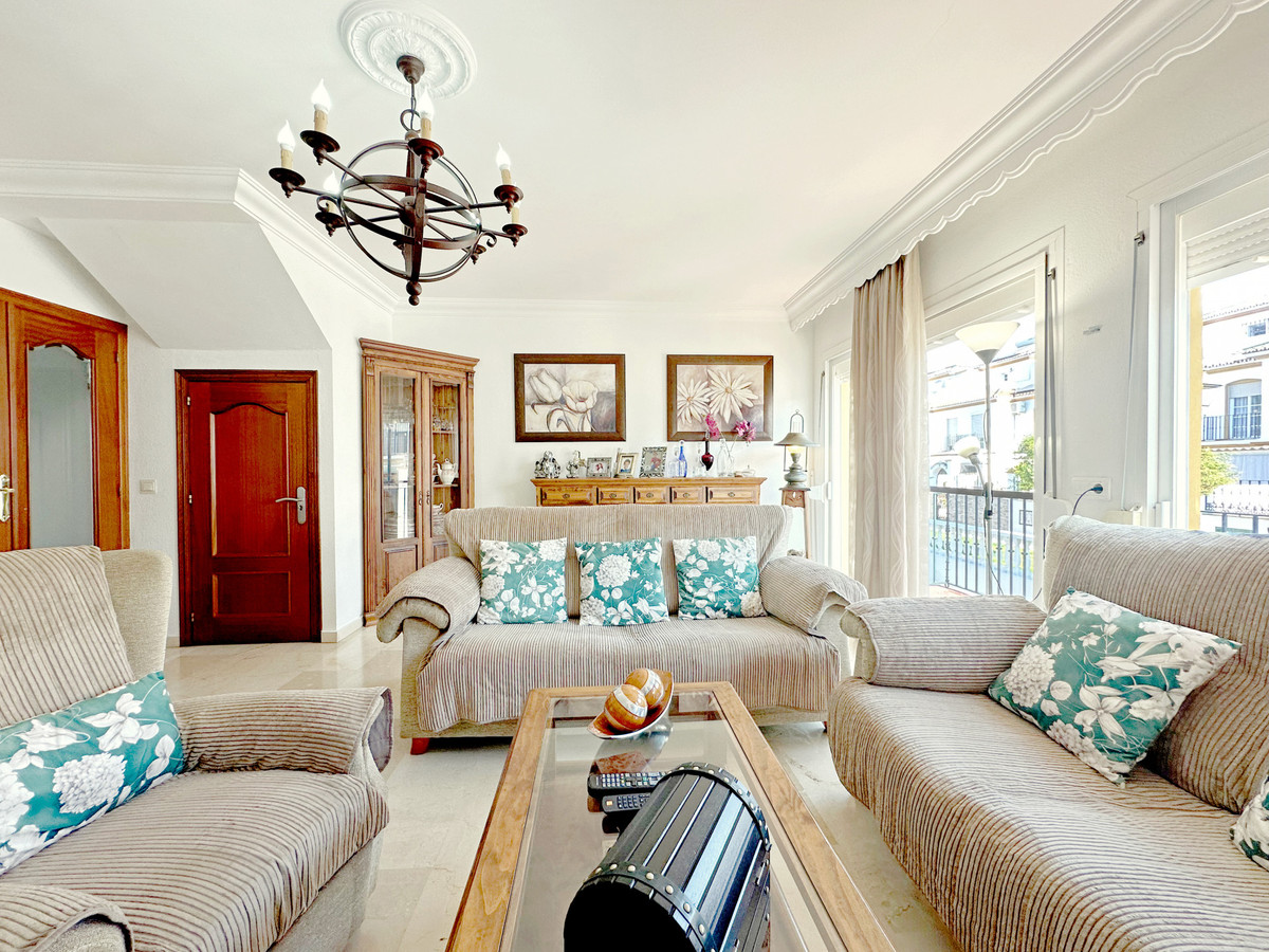3 Bedroom Villa for Sale in Estepona — 6