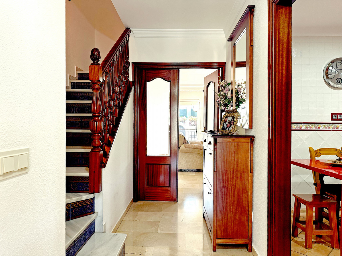 3 Bedroom Villa for Sale in Estepona — 9
