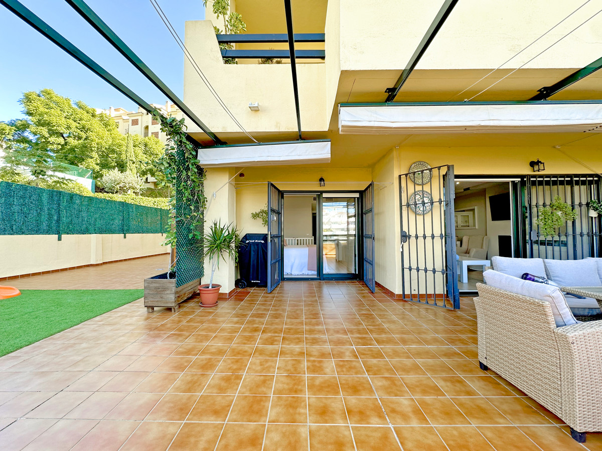 2 Bedroom Apartment for Sale in Estepona