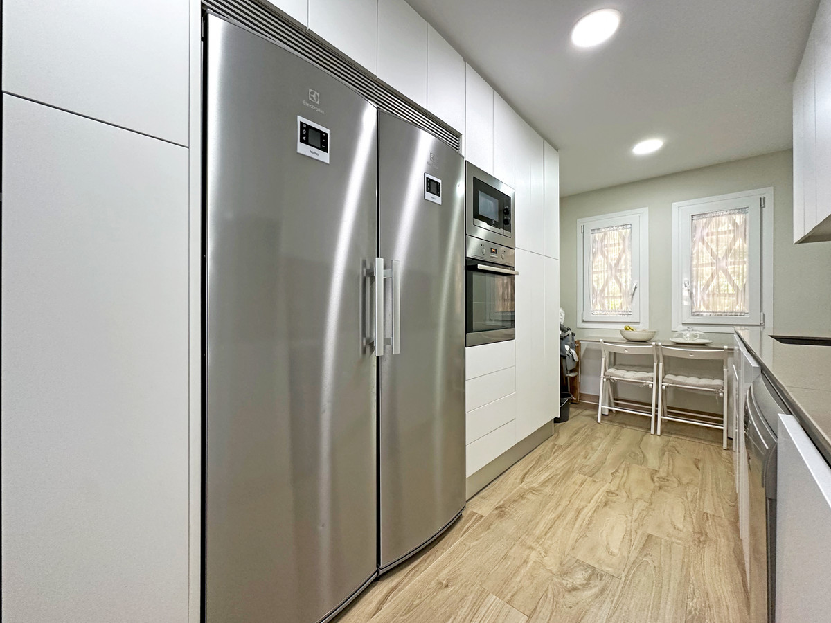 2 Bedroom Apartment for Sale in Estepona — 9