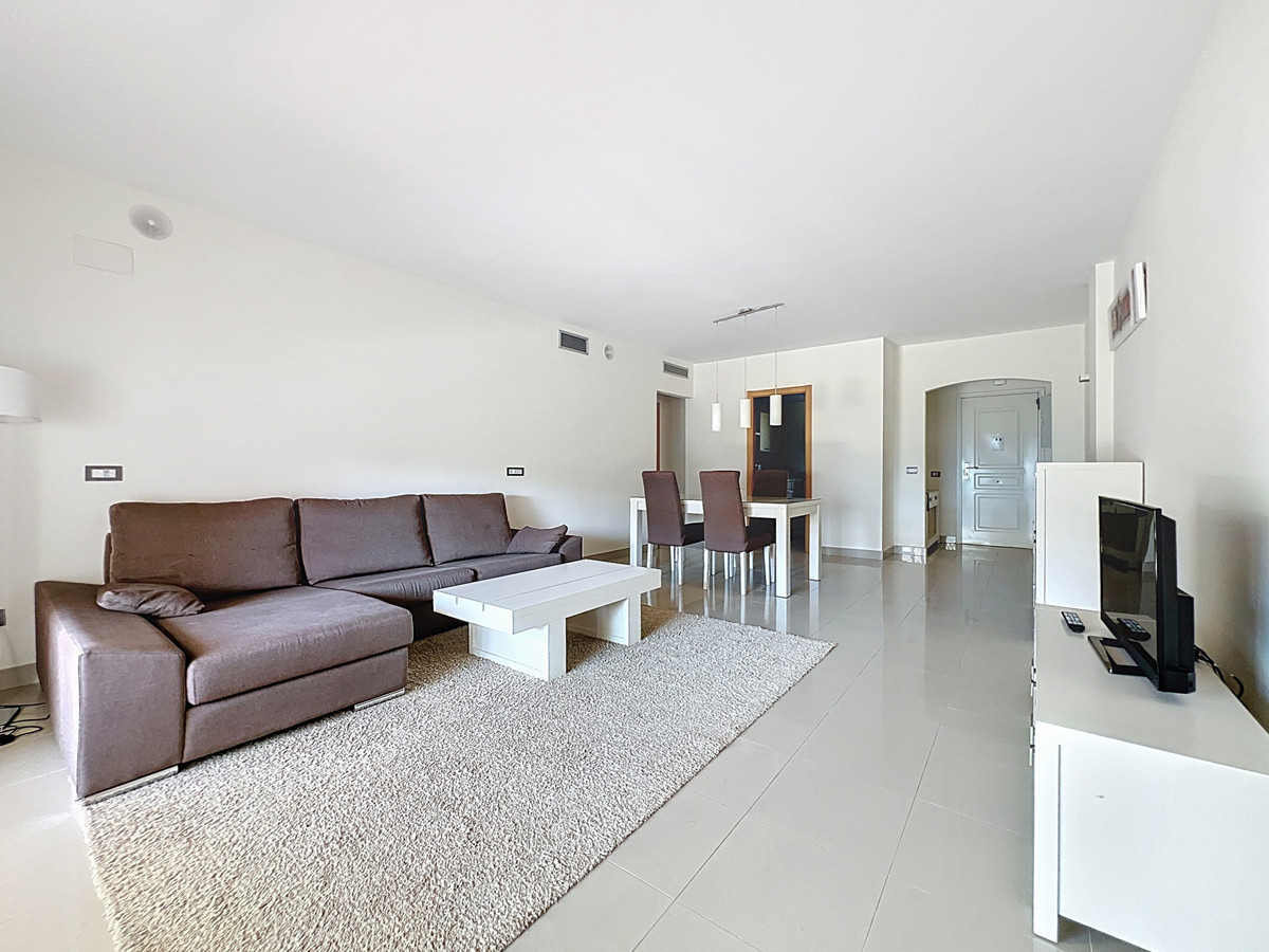 2 Bedroom Apartment for Sale in Estepona — 6