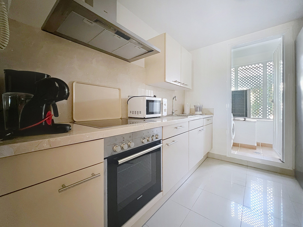 2 Bedroom Apartment for Sale in Estepona — 7