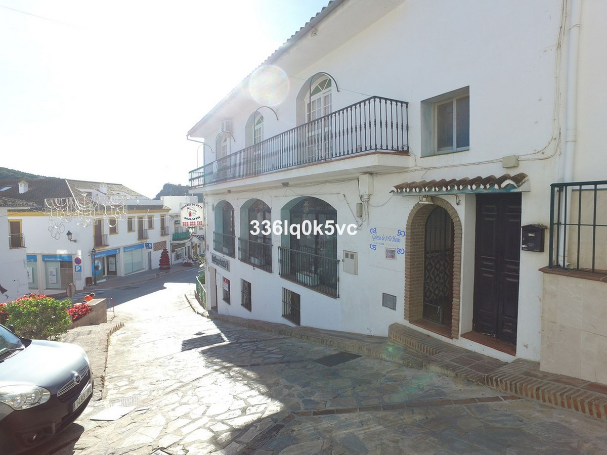 5 Bedroom Apartment for Sale in Benahavís — 7