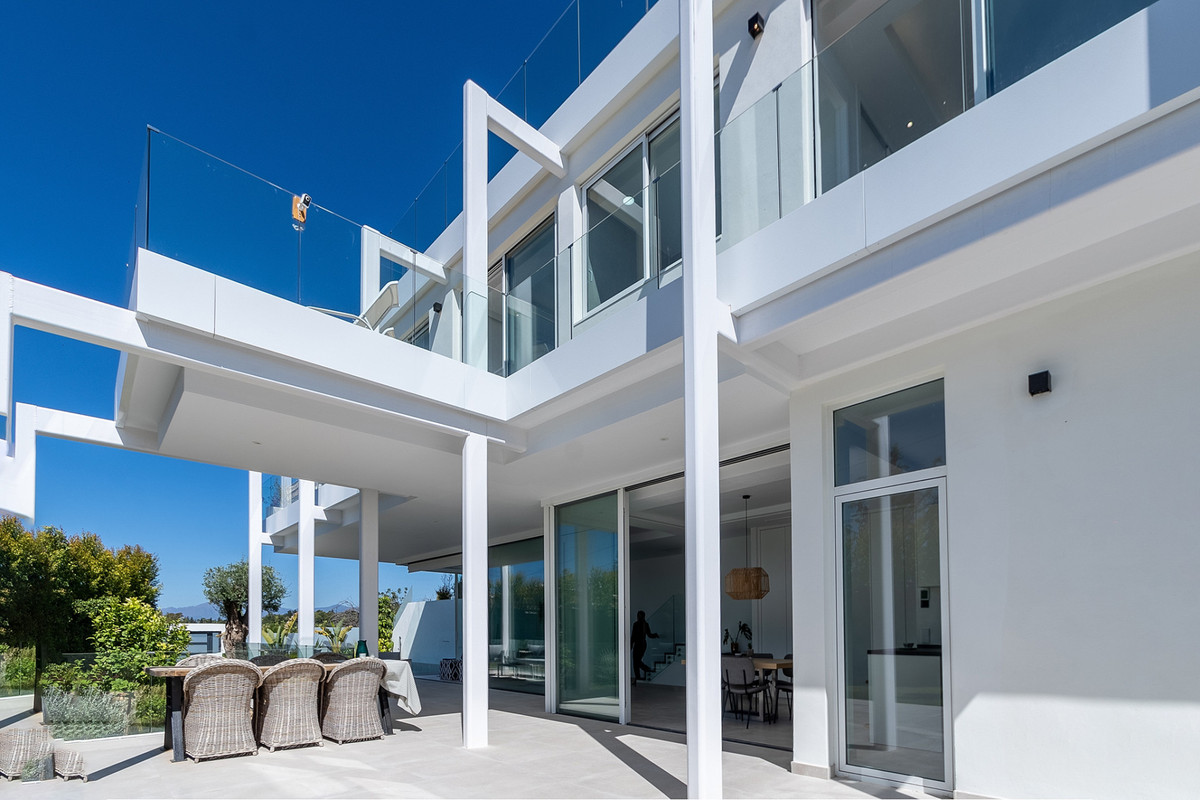 4 Bedroom Villa for Sale in Marbella — 2