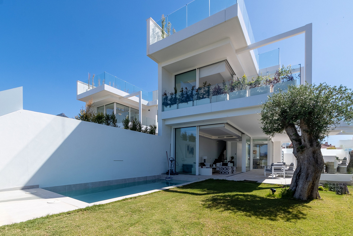 4 Bedroom Villa for Sale in Marbella — 3
