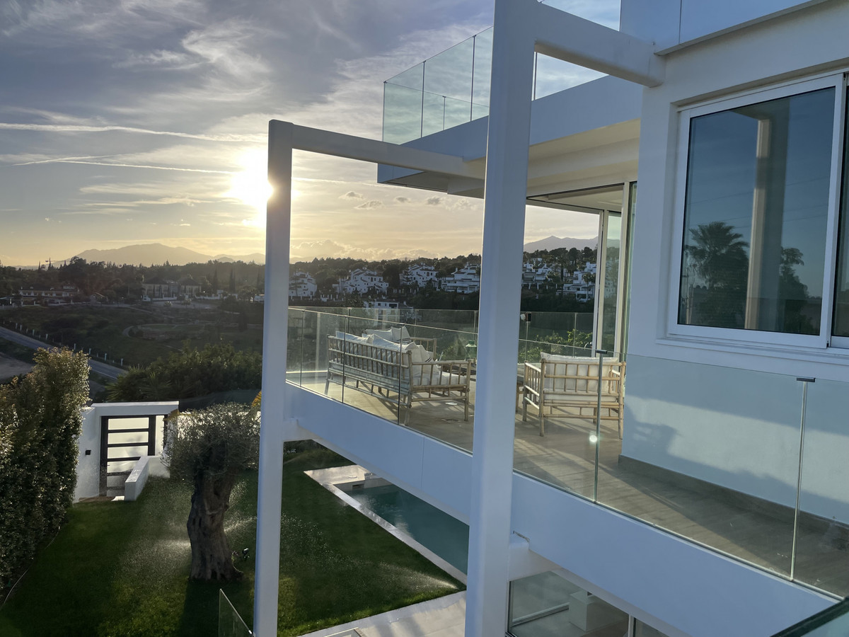4 Bedroom Villa for Sale in Marbella — 4