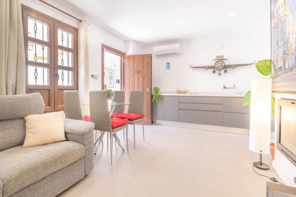 3 Bedroom Villa for Sale in Marbella — 2