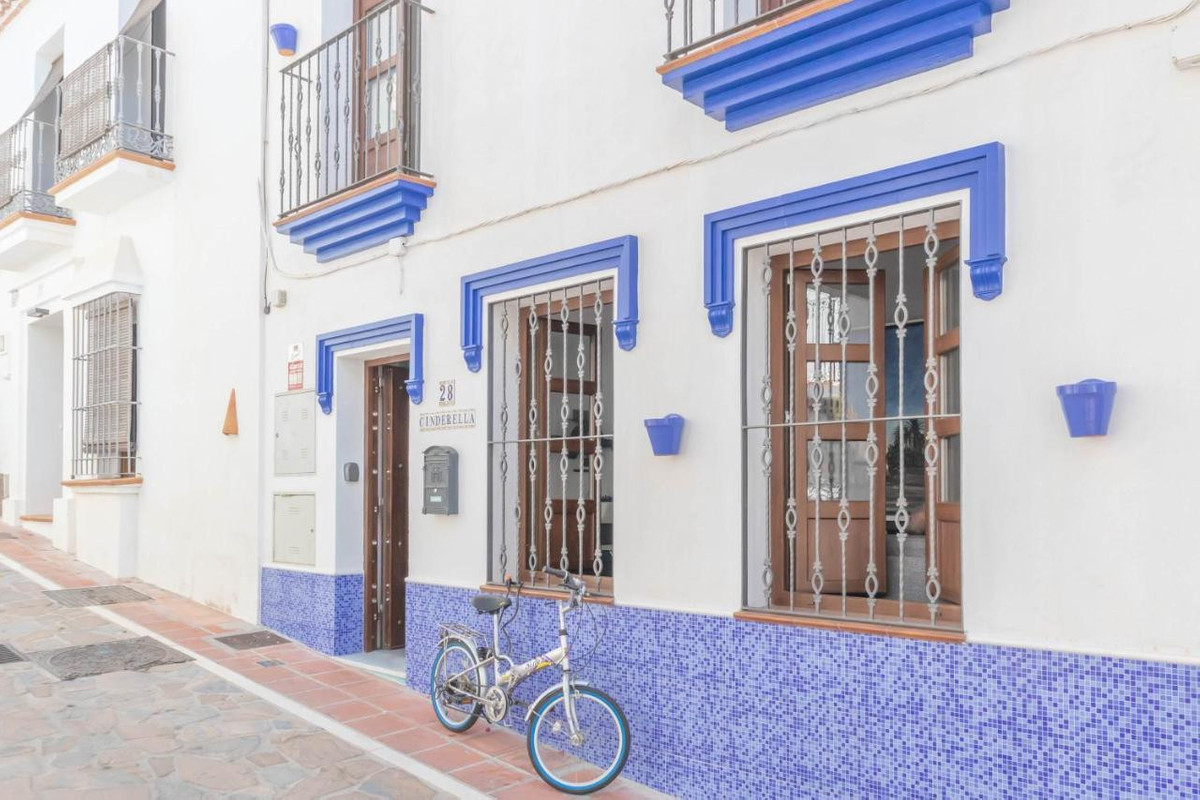 3 Bedroom Villa for Sale in Marbella — 7