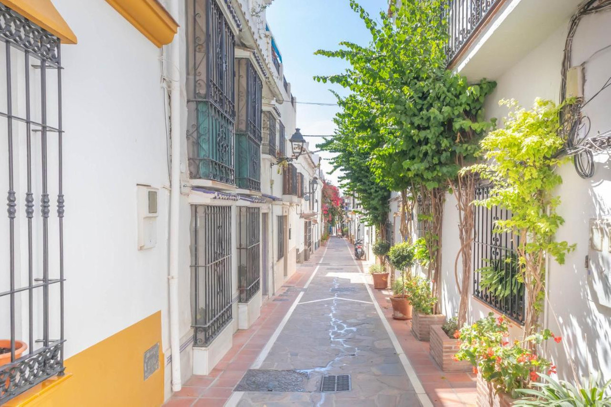 3 Bedroom Villa for Sale in Marbella — 8
