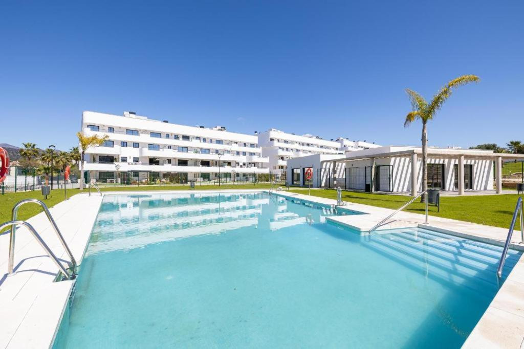 2 Bedroom Apartment for Sale in Estepona