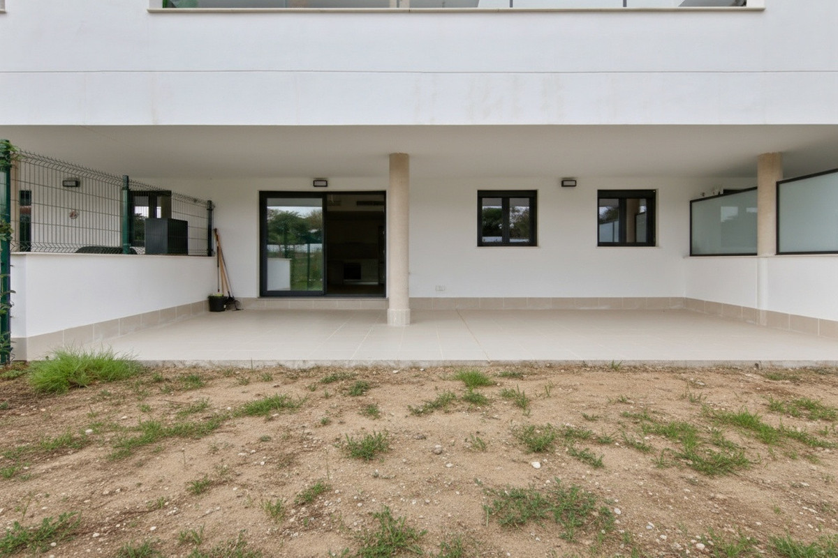 2 Bedroom Apartment for Sale in Estepona — 4