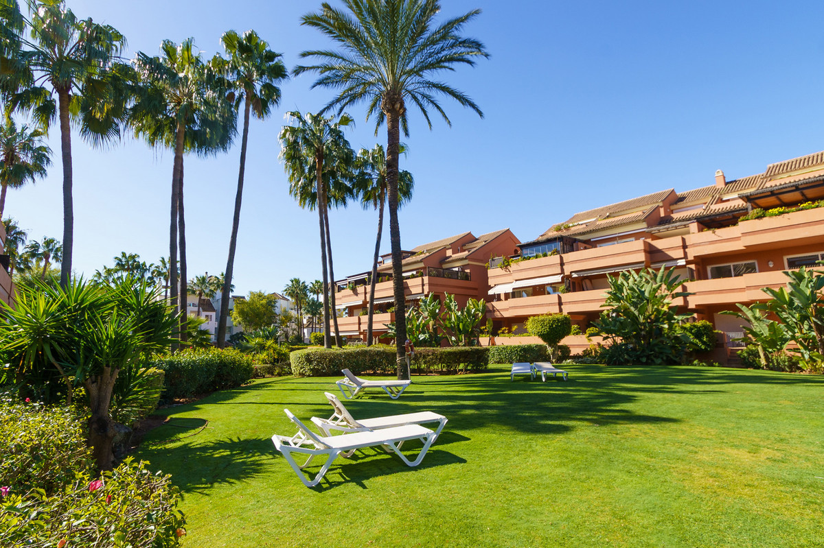2 Bedroom Apartment for Sale in Puerto Banús