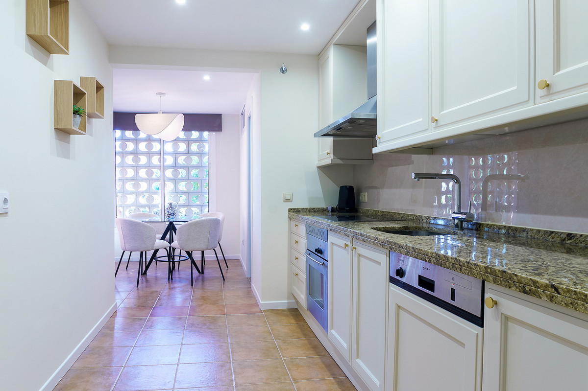 2 Bedroom Apartment for Sale in Puerto Banús — 9