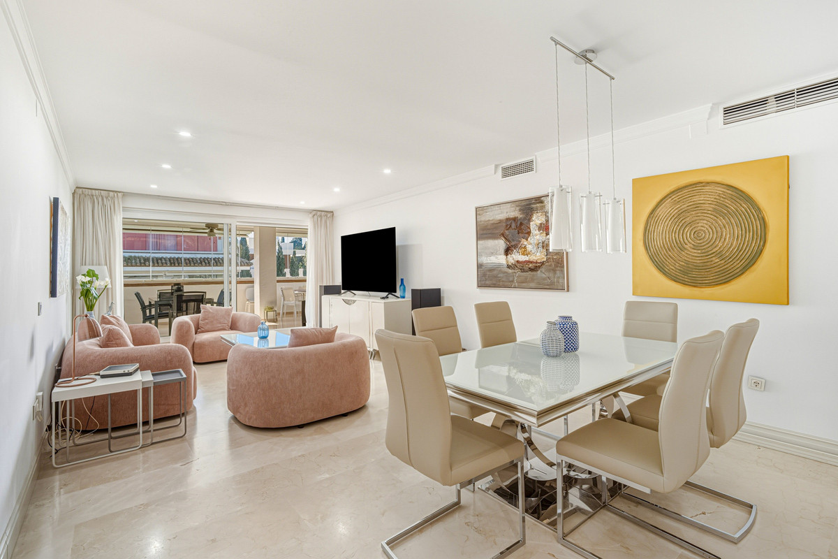 3 Bedroom Apartment for Sale in The Golden Mile — 2